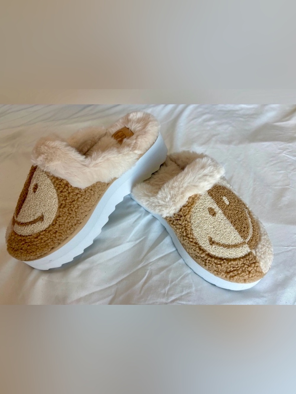 GB Cozy Smiley Dog Faux Sherpa Platform Slippers Size 7 Plush SOFT Cottagecore